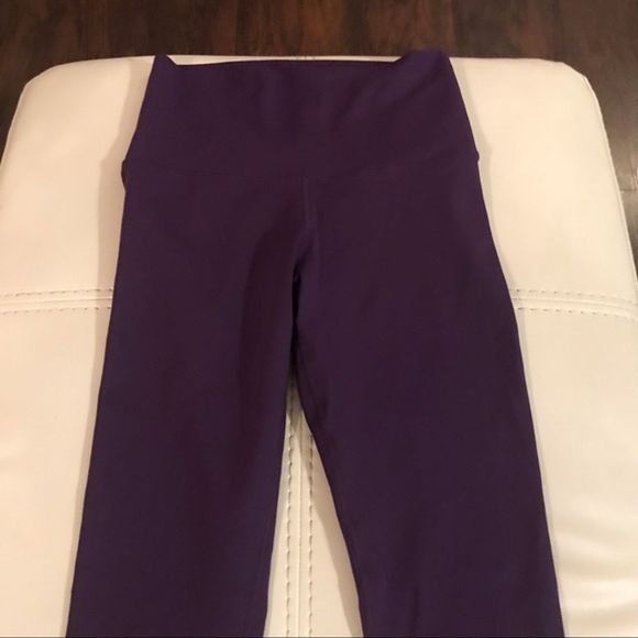 Lululemon Wunder Under Leggings - Picture 2 of 5